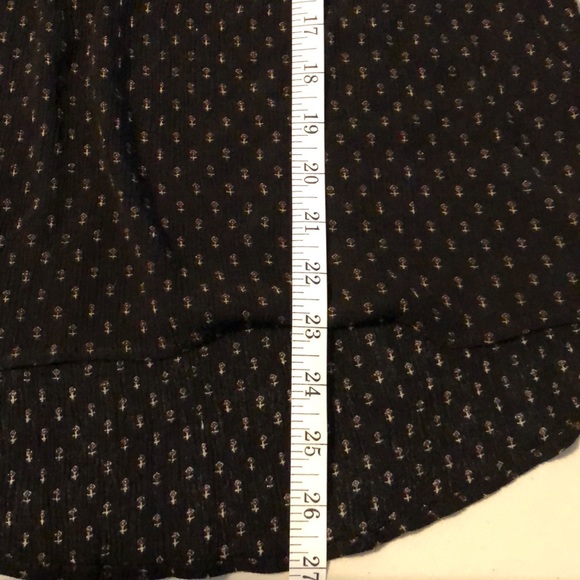 •SOLD•Rosey Burg Blouse - Picture 5 of 9